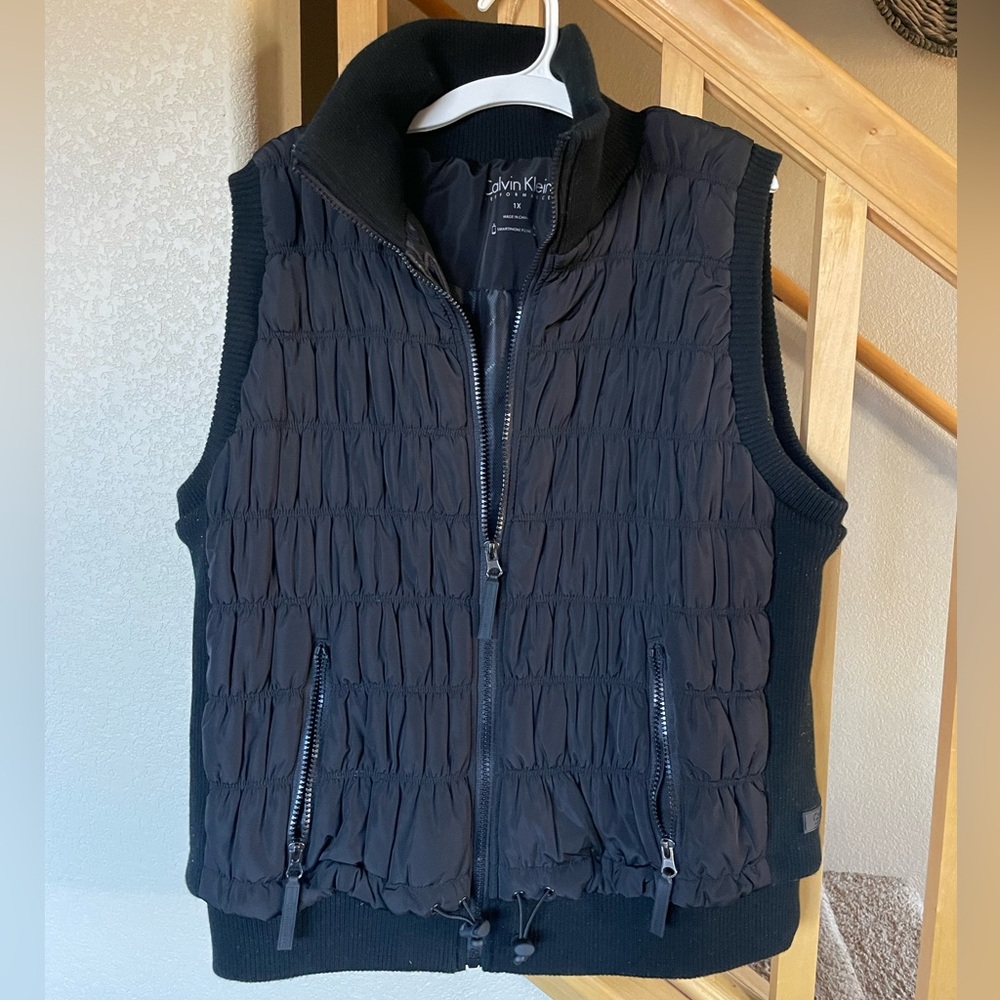 Calvin Klein Women's Performance Quilted Vest w/Smart Phone Pocket